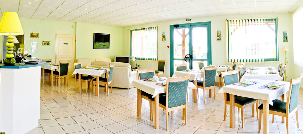 Logis Le Relais De Vacherauville Luaran gambar
