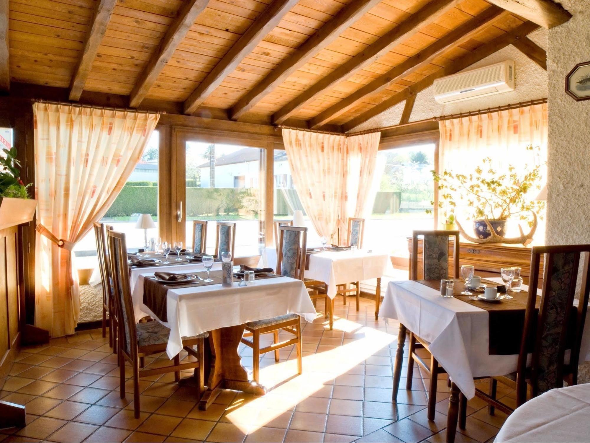 Logis Le Relais De Vacherauville Luaran gambar